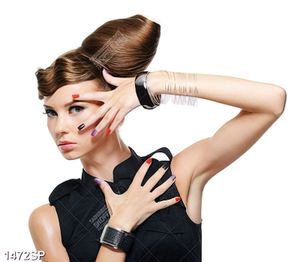 Tranh người mẫu tóc đẹp ấn tượng