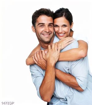 Tranh đôi trai gái ôm nhau vui vẻ tươi cười