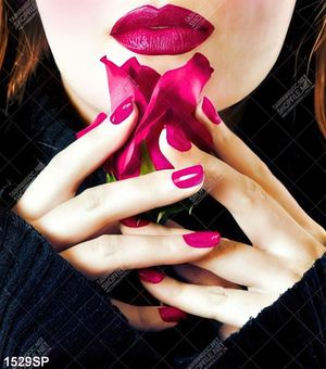 Tranh đôi môi hồng nổi bật treo tường spa