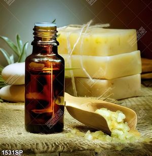 Tranh tinh dầu và bánh xà phòng treo tường spa