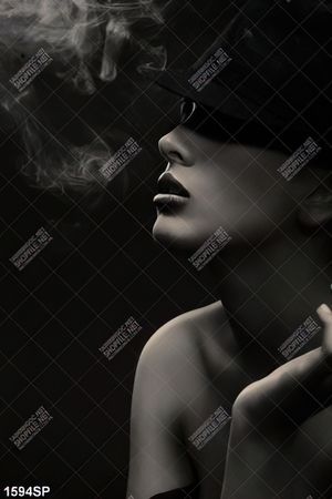 Tranh nghệ thuật trắng đen cô gái và làn khói trắng in uv