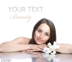 Tranh spa cô gái xinh đẹp bên bông hoa ly trắng