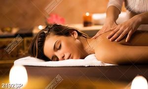 Tranh cô gái nằm thư giãn trong spa