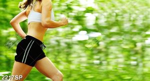 Tranh cô gái chạy bộ thể dục