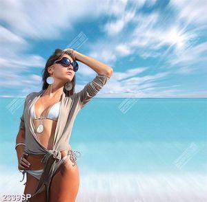 Tranh canvas người mẫu bikini