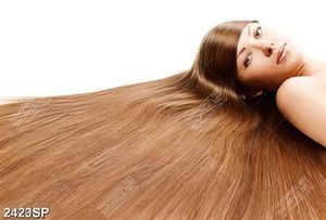 Tranh mái tóc nâu dài vàng óng treo spa
