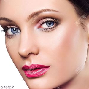 Tranh gương mặt đẹp chất lượng cao