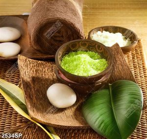 Tranh muối đá xanh spa và đá trắng treo spa