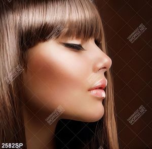 Tranh gương mặt cô gái treo tường spa