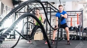 Tranh chàng trai và cô gái tích cực tập luyện