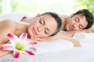 Tranh cặp đôi cùng nằm thư giãn trong spa