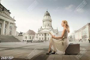 Tranh cô gái ngồi đọc sách