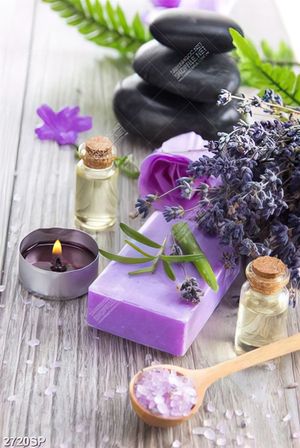 Tranh spa hoa lavender khô và đá đen