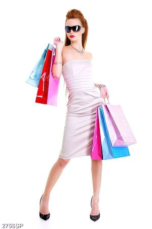 Tranh spa quý cô xinh đẹp cầm túi đồ