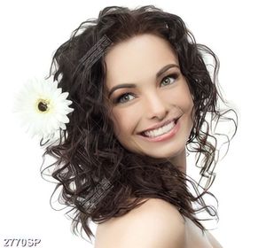 Tranh cô gái xinh đẹp rạng rỡ treo tường spa