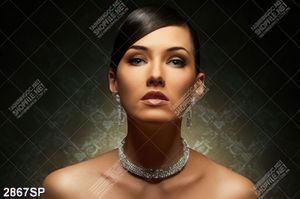 Tranh cô gái với gương mặt xinh đẹp cuốn hút in canvas