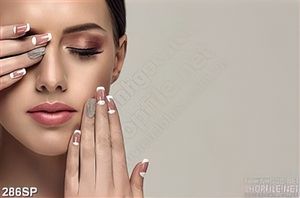 Tranh cô gái và móng tay nail đẹp
