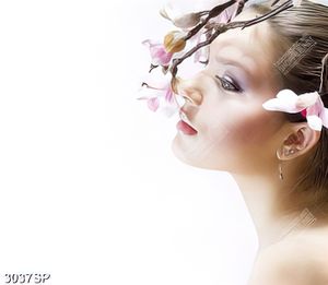 Tranh spa người đẹp bên cành hoa trắng