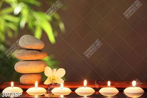 Tranh những ngọn nến lung linh treo trang trí spa