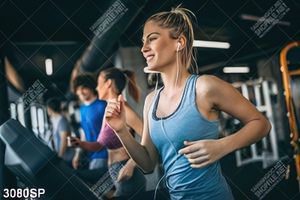 Tranh tập thể thao trong trung tâm in uv