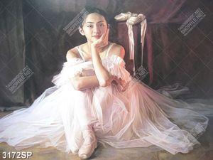 Tranh vẽ cô nàng dễ thương treo trang trí spa