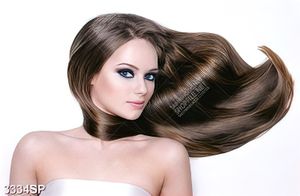 Tranh cô gái khoe mái tóc dài óng ả