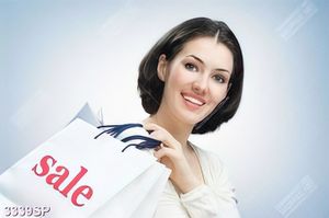 Tranh cô gái trẻ trung cầm túi hàng sale