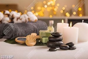 Tranh nến trắng và đá đen treo tường spa