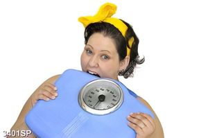Tranh cô gái trẻ cắn chiếc cân