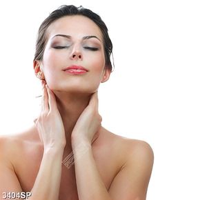 Tranh cô gái với gương mặt đẹp không tì vết in uv