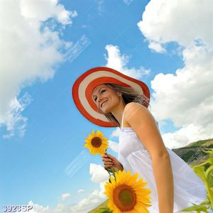 Tranh cô gái cầm bông hoa hướng dương