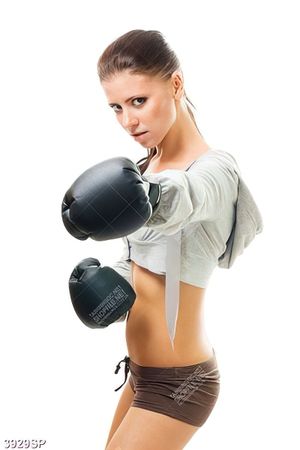 Tranh cô gái đeo găng tay boxing