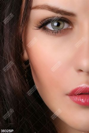 Tranh gương mặt đẹp