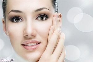 Tranh gương mặt đẹp không tì vết treo tường spa