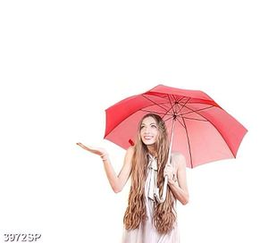 Tranh cô gái che chiếc ô màu đỏ