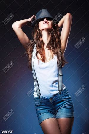 Tranh cô gái trẻ đẹp