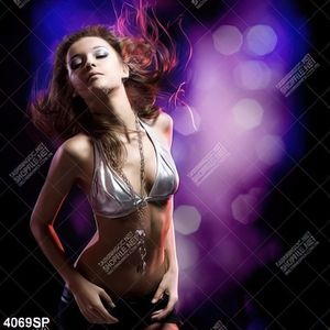 Tranh người mẫu trẻ gợi cảm