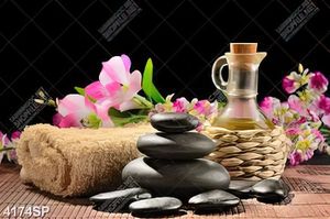 Tranh đá đen và tinh dầu treo spa