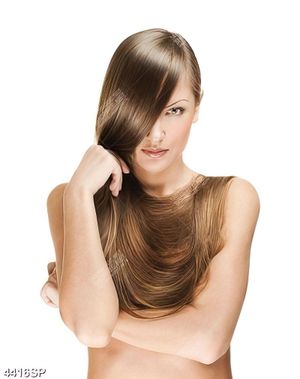 Tranh cô gái có mái tóc che đi một mặt