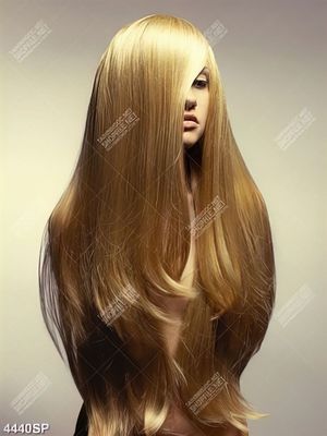 Tranh người đẹp có mái tóc che đi cơ thể