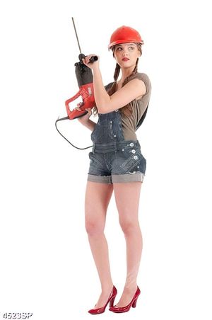 Tranh cô gái trẻ cầm máy khoan