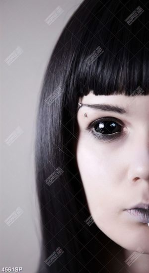 Tranh gương mặt đáng sợ