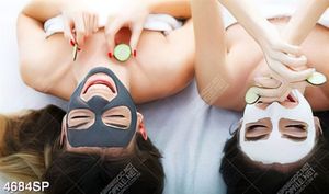Tranh cô gái với gương mặt tức giận