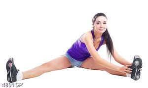 Tranh cô gái trẻ tập luyện thể thao