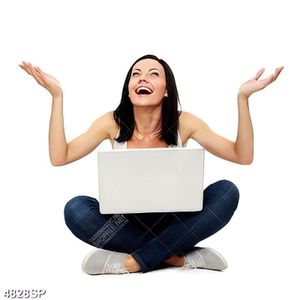 Tranh cô gái cười vui vẻ
