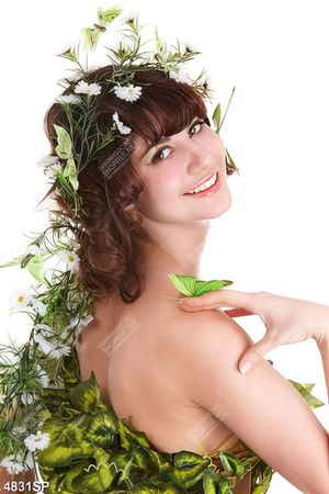 Tranh cô gái đẹp treo spa