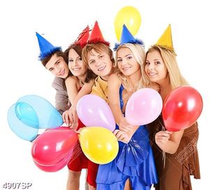 Tranh nhóm bạn trẻ
