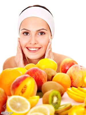 Tranh cô gái trẻ xinh đẹp treo spa 