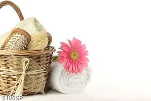 Tranh gương mặt đẹp treo trang trí tường spa