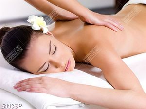 Tranh gương mặt đẹp treo trang trí tường spa